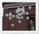 witte ballonnen * 941 x 815 * (203KB)
